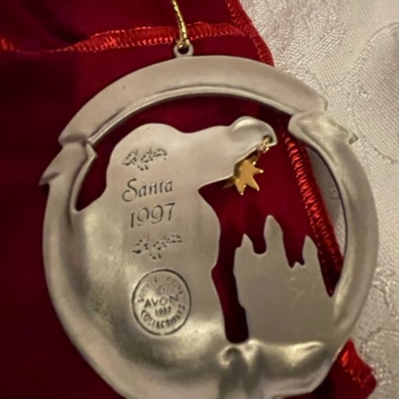 Vintage Avon Pewter Christmas 1997 Santa Ornament.  Santa holding gold star VGUC - Picture 4 of 7